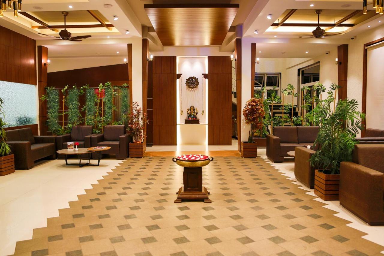 7 แอปเปิล รีสอร์ต - โลนาวาลา Hotel ภายนอก รูปภาพ