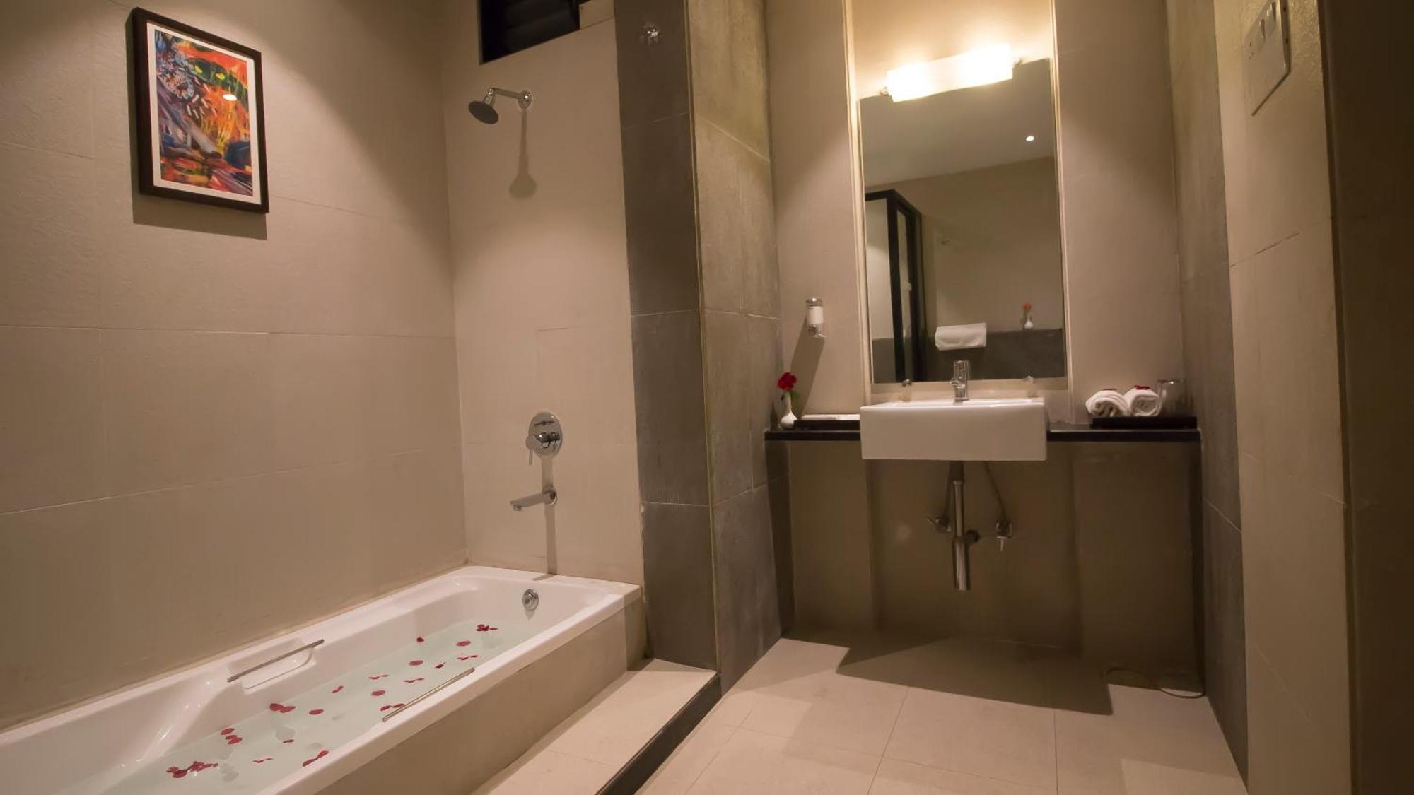 7 แอปเปิล รีสอร์ต - โลนาวาลา Hotel ภายนอก รูปภาพ