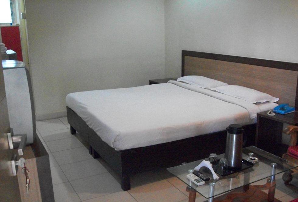 7 แอปเปิล รีสอร์ต - โลนาวาลา Hotel ห้อง รูปภาพ