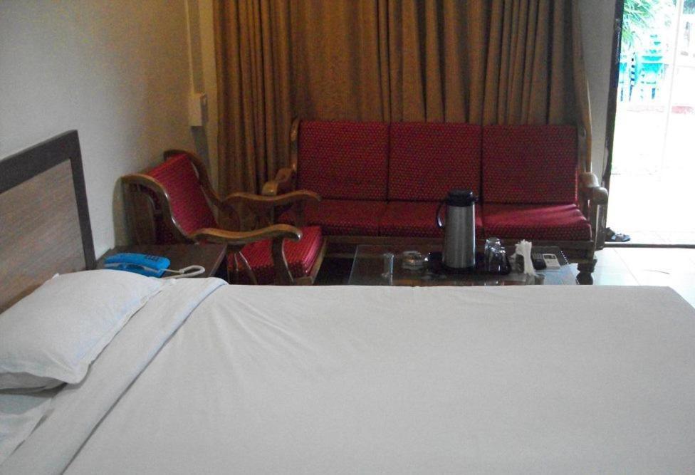 7 แอปเปิล รีสอร์ต - โลนาวาลา Hotel ห้อง รูปภาพ