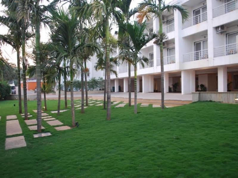 7 แอปเปิล รีสอร์ต - โลนาวาลา Hotel ภายนอก รูปภาพ