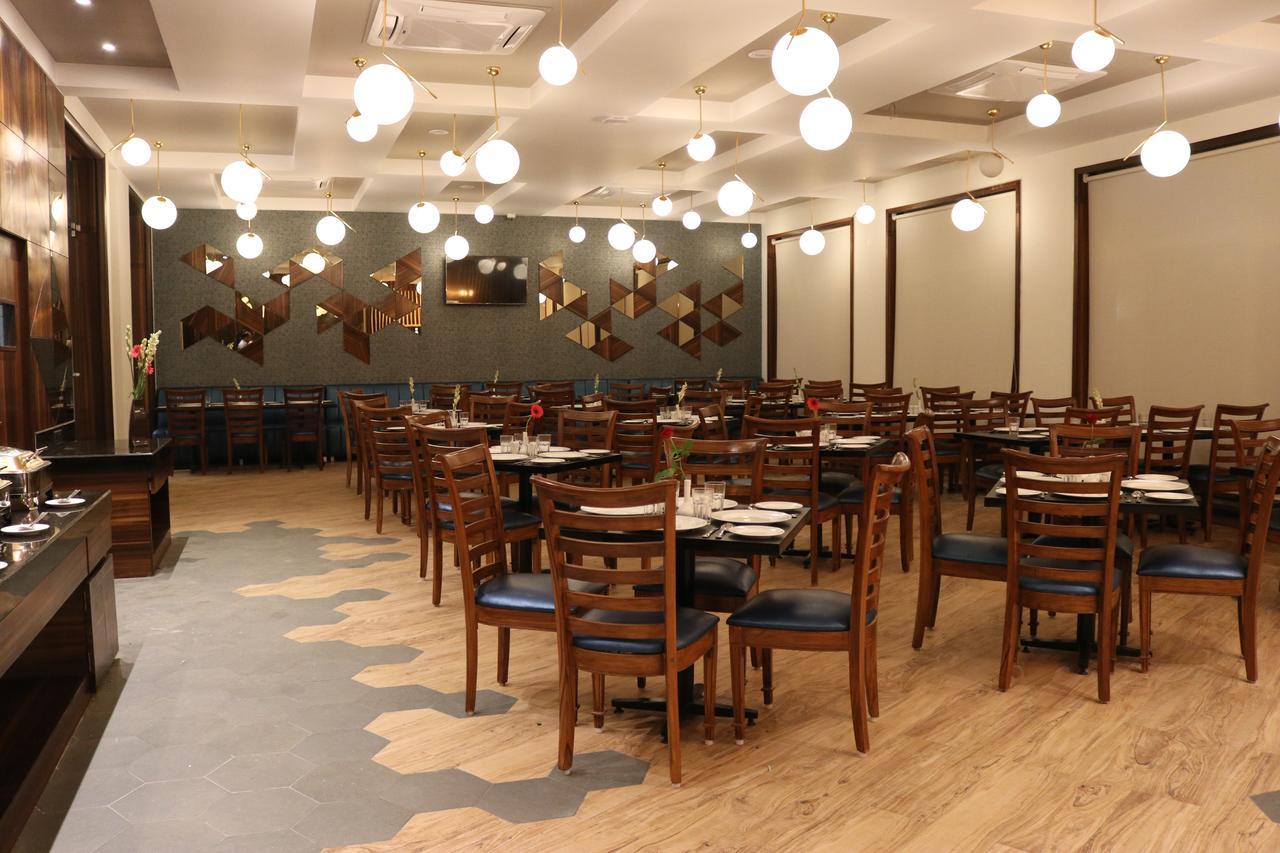 7 แอปเปิล รีสอร์ต - โลนาวาลา Hotel ภายนอก รูปภาพ