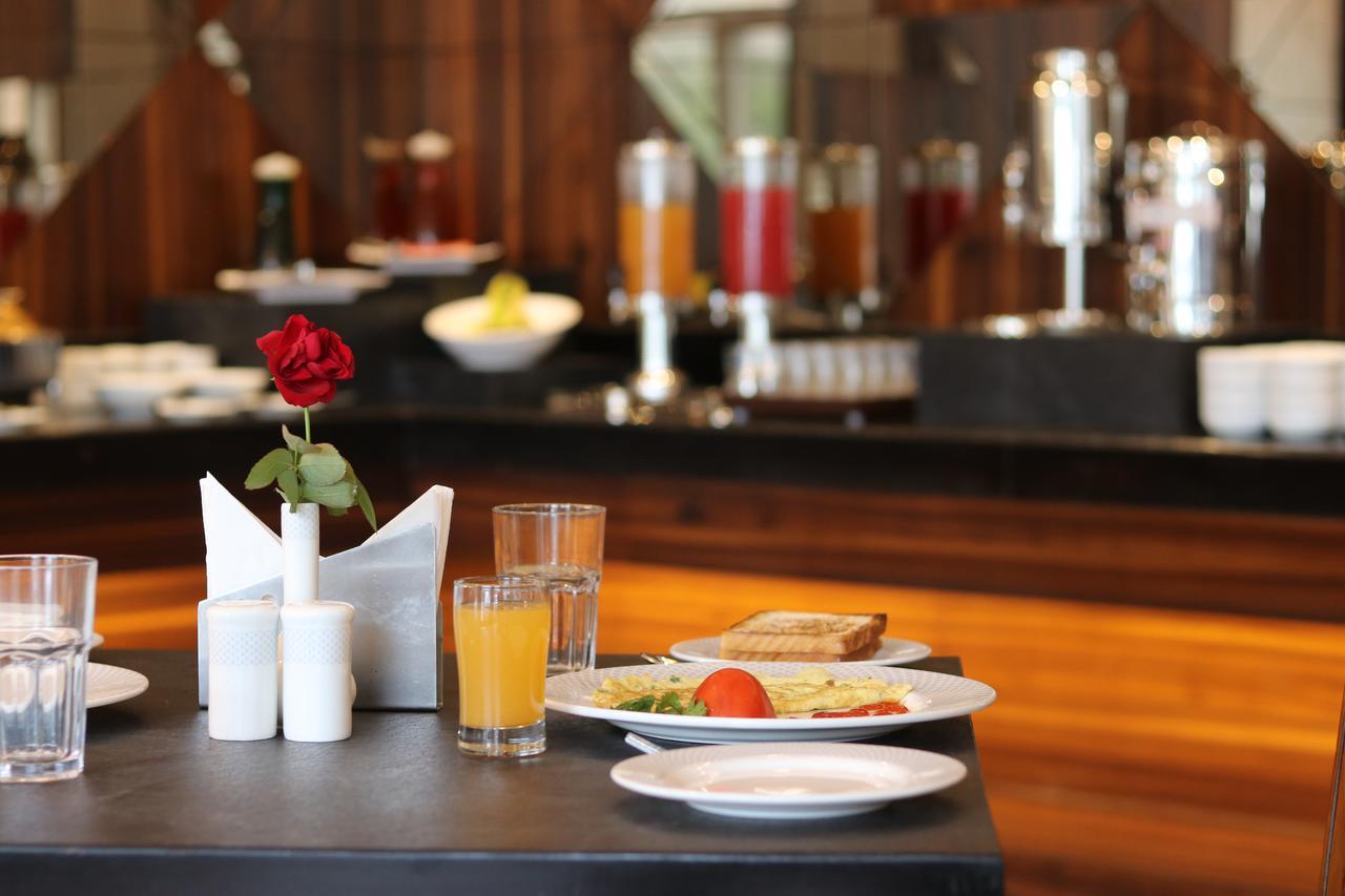 7 แอปเปิล รีสอร์ต - โลนาวาลา Hotel ภายนอก รูปภาพ